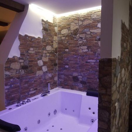 Suite Love Jacuzzi  Uceda Exterior foto